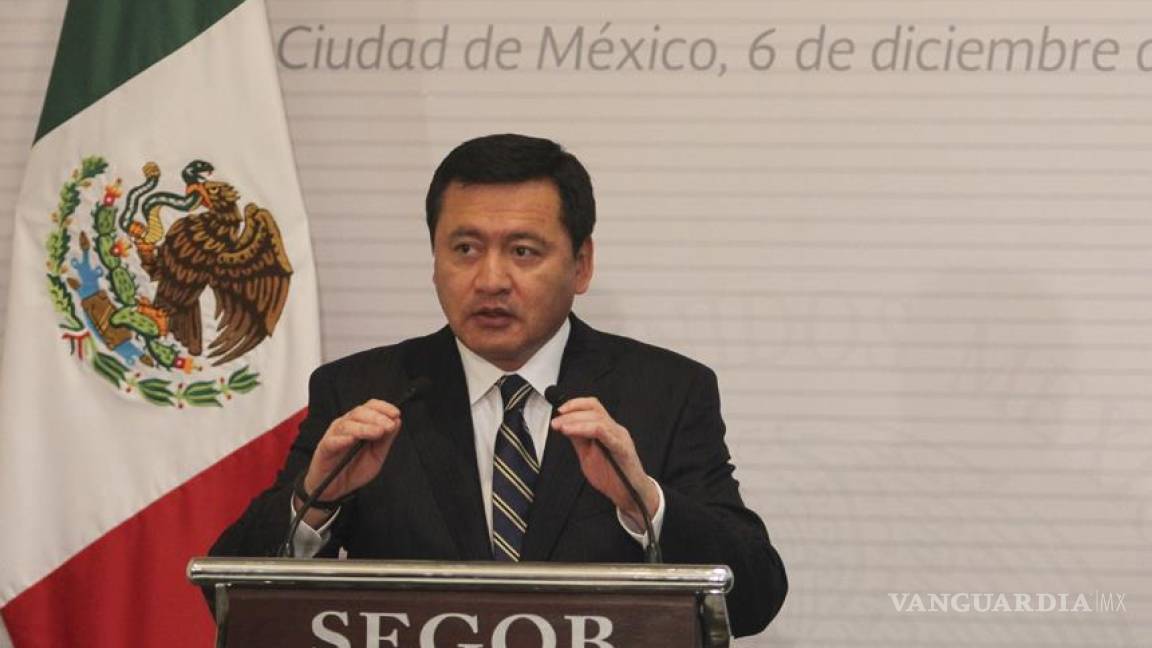 Falso que se haya detenido búsqueda de El Chapo: Osorio Chong