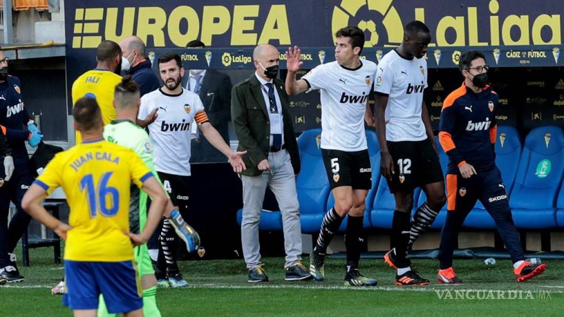 Se detiene el partido entre Cádiz vs Valencia por racismo... lo reanudan pero sacan al agredido