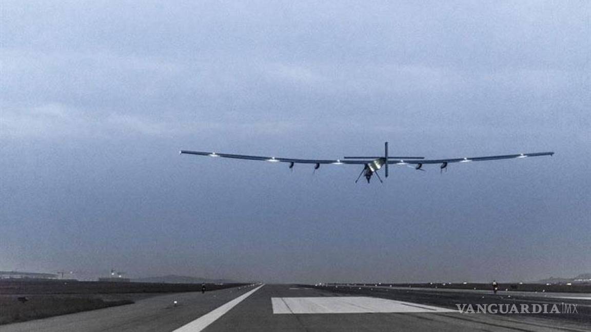 Establece &quot;Solar Impulse 2&quot; dos récords sobre el Pacífico