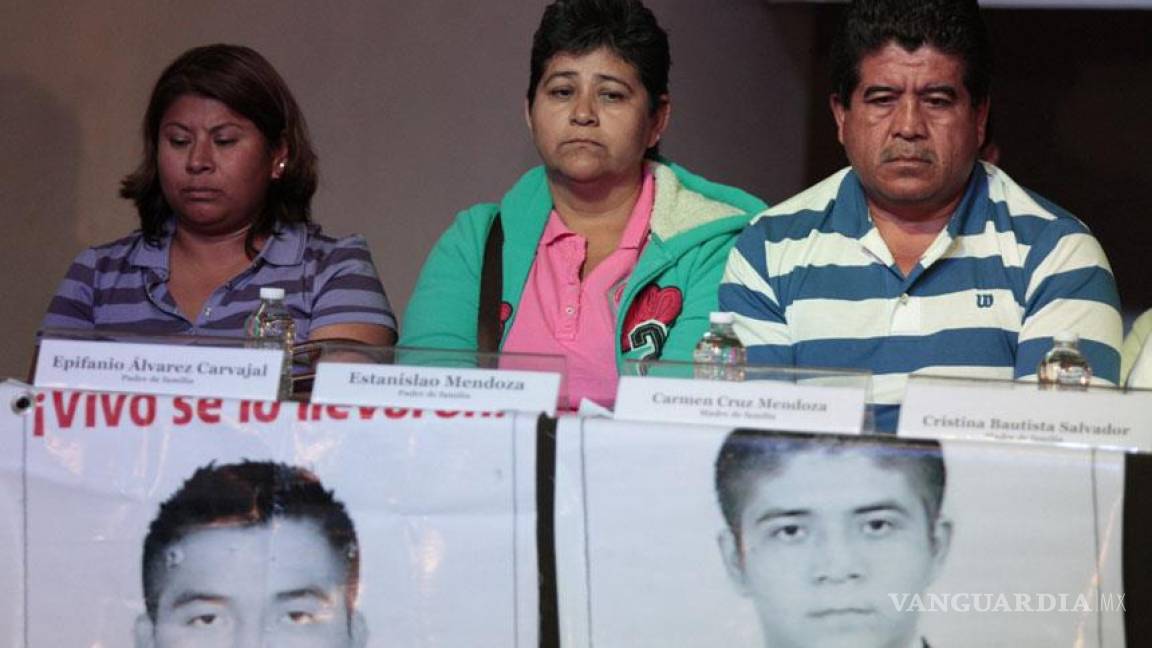 PGR quiere cerrar caso Ayotzinapa, acusan padres