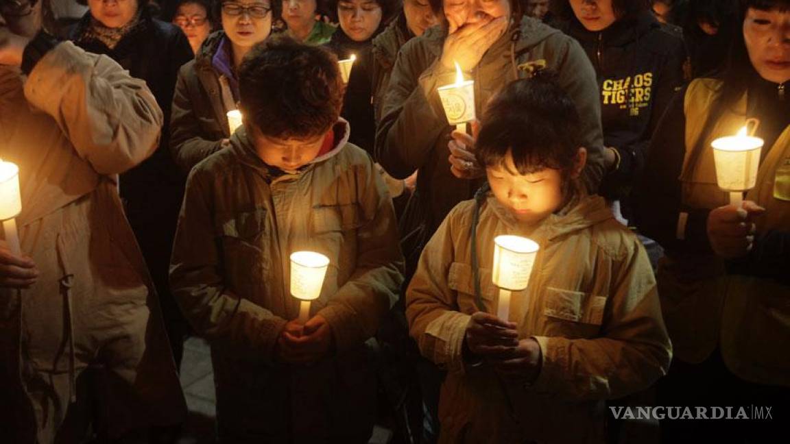 Se agotan esperanzas de encontrar supervivientes del naufragio en Corea del Sur