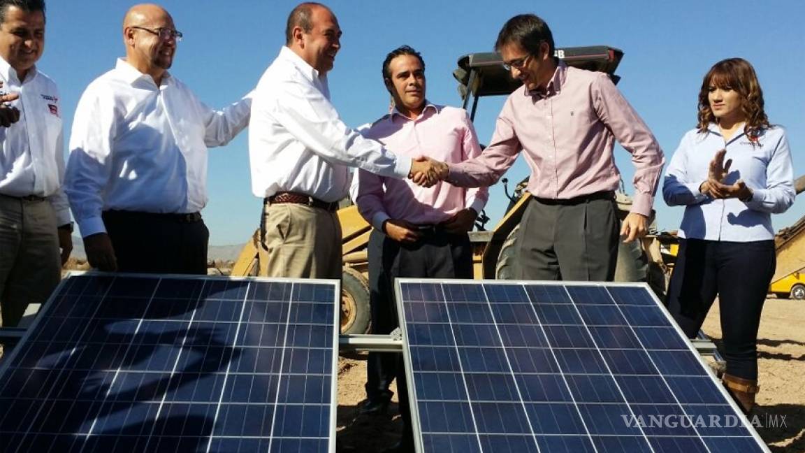 Colocan la primera piedra del Parque Solar Coahuila