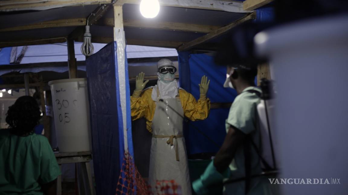Científicos exigen mantener alerta ante posible repunte del ébola