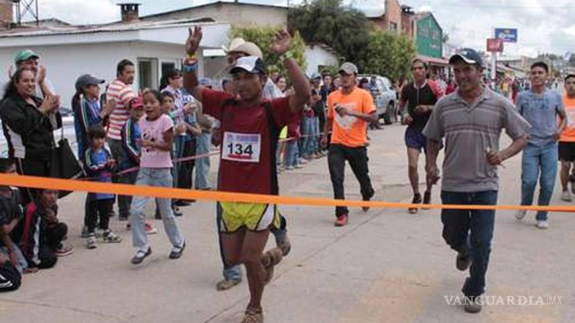 El rarámuri Miguel Lara, bicampeón del Ultramaratón de los Cañones