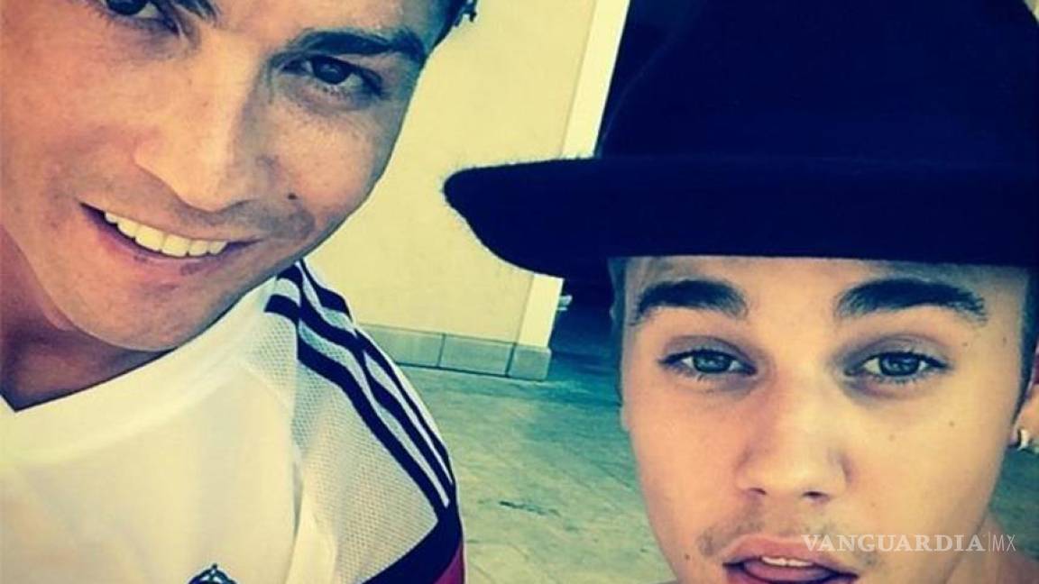 Justin Bieber se toma 'selfie' con Cristiano Ronaldo