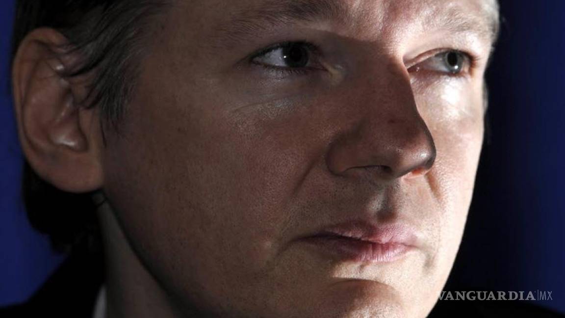 Assange recomienda a Edward Snowden buscar refugio en AL