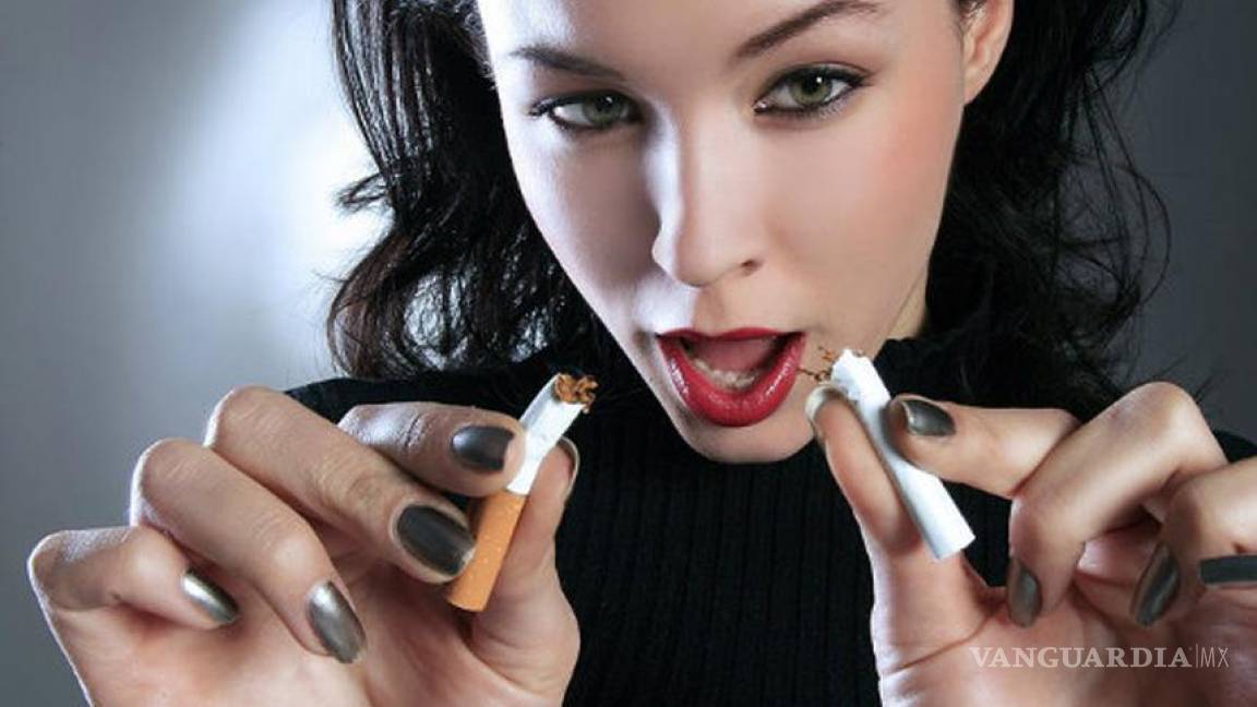 A las mujeres les cuesta más trabajo dejar de fumar