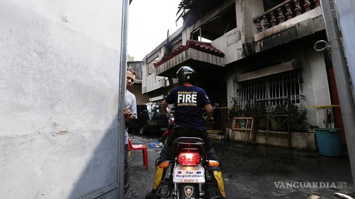 Ocho mujeres mueren tras incendiarse almacén en Filipinas