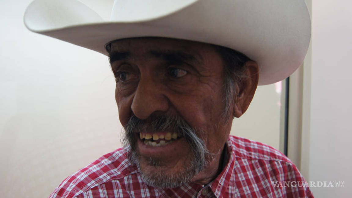 Campesino del ejido Gabino Vázquez pide apoyo para reconstruir su vivienda