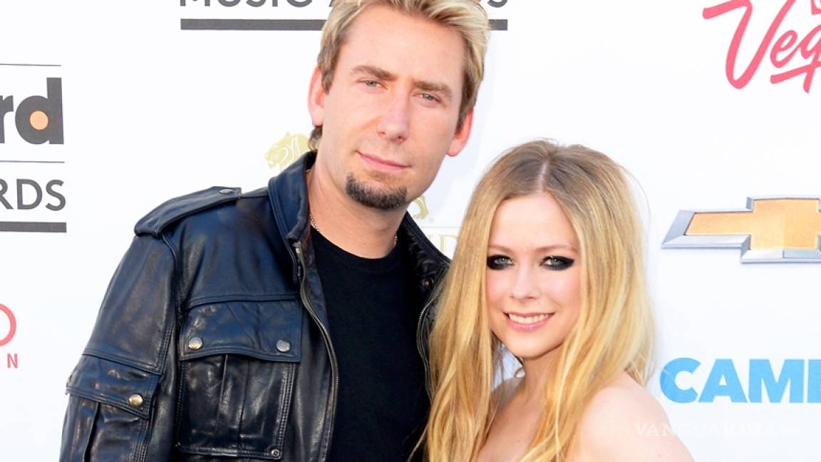 Avril Lavigne anuncia su separación