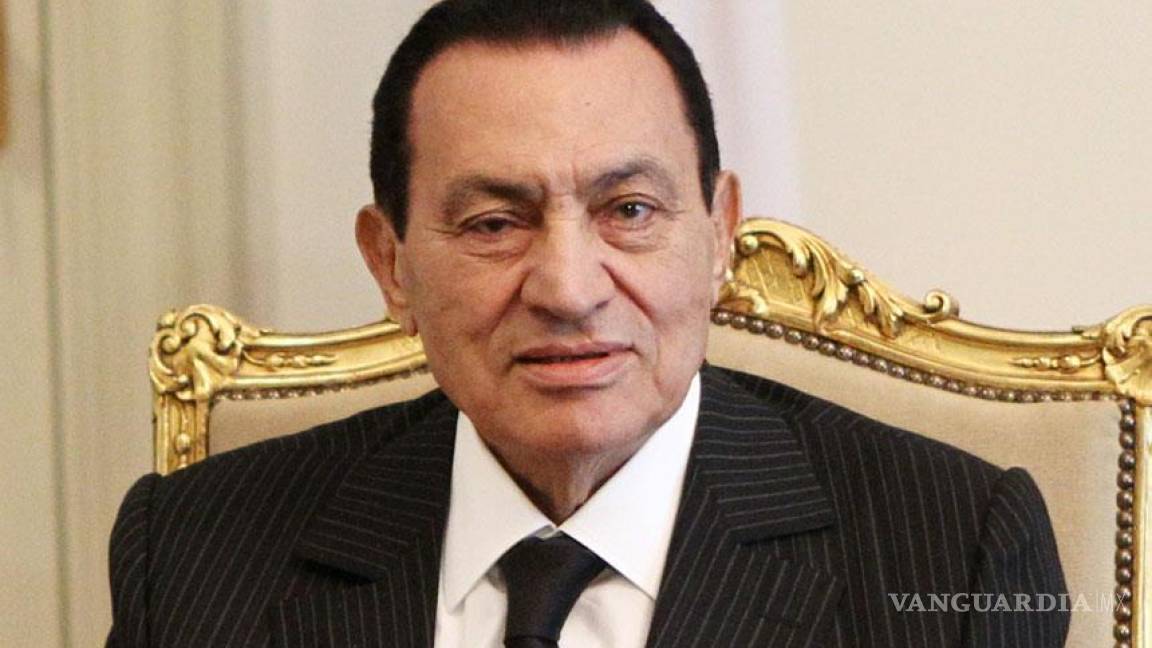 Mubarak obtiene libertad condicional, pero seguirá en prisión