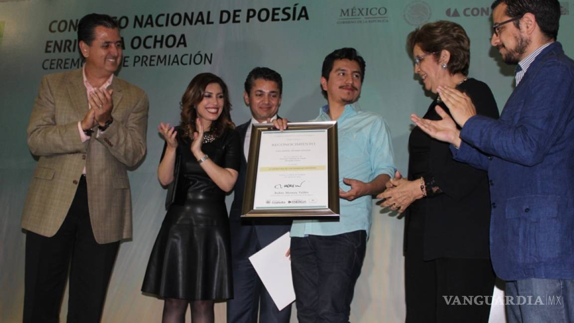 Distinguen a Manuel Becerra con el premio nacional Enriqueta Ochoa