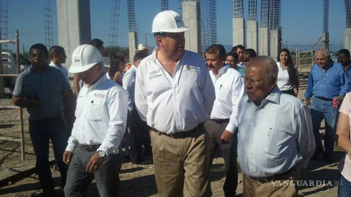 Supervisa Rubén Moreira avance en construcción de Universidad en San Juan de Sabinas