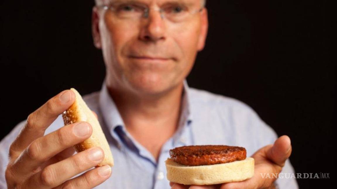 Cocinan la primera hamburguesa cultivada en laboratorio