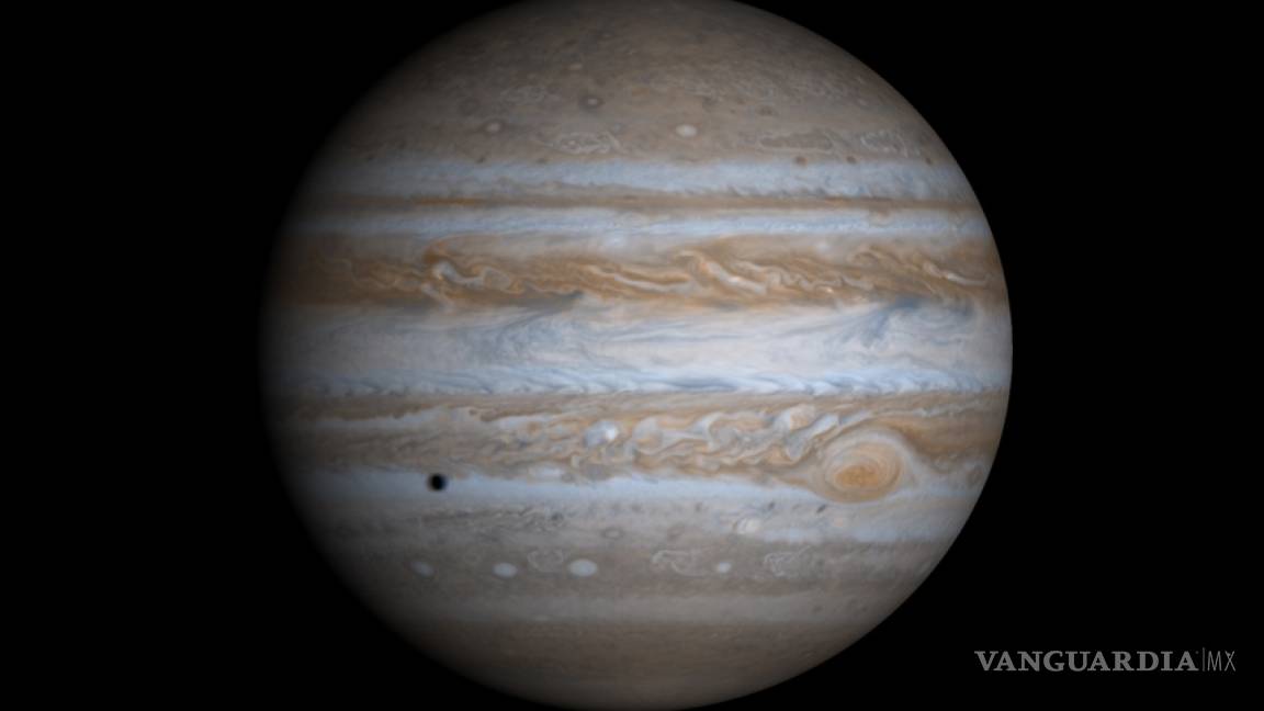 Aparece misterioso &quot;ojo gigante&quot; sobre la superficie de Júpiter
