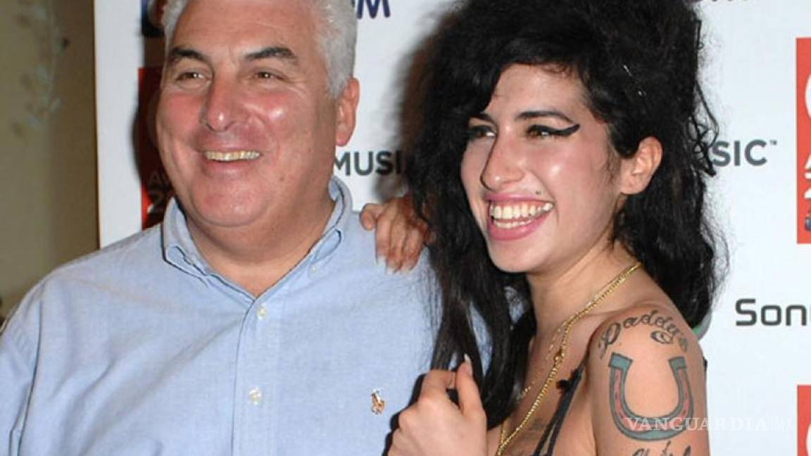 Padre de Amy Winehouse lanza su segundo disco