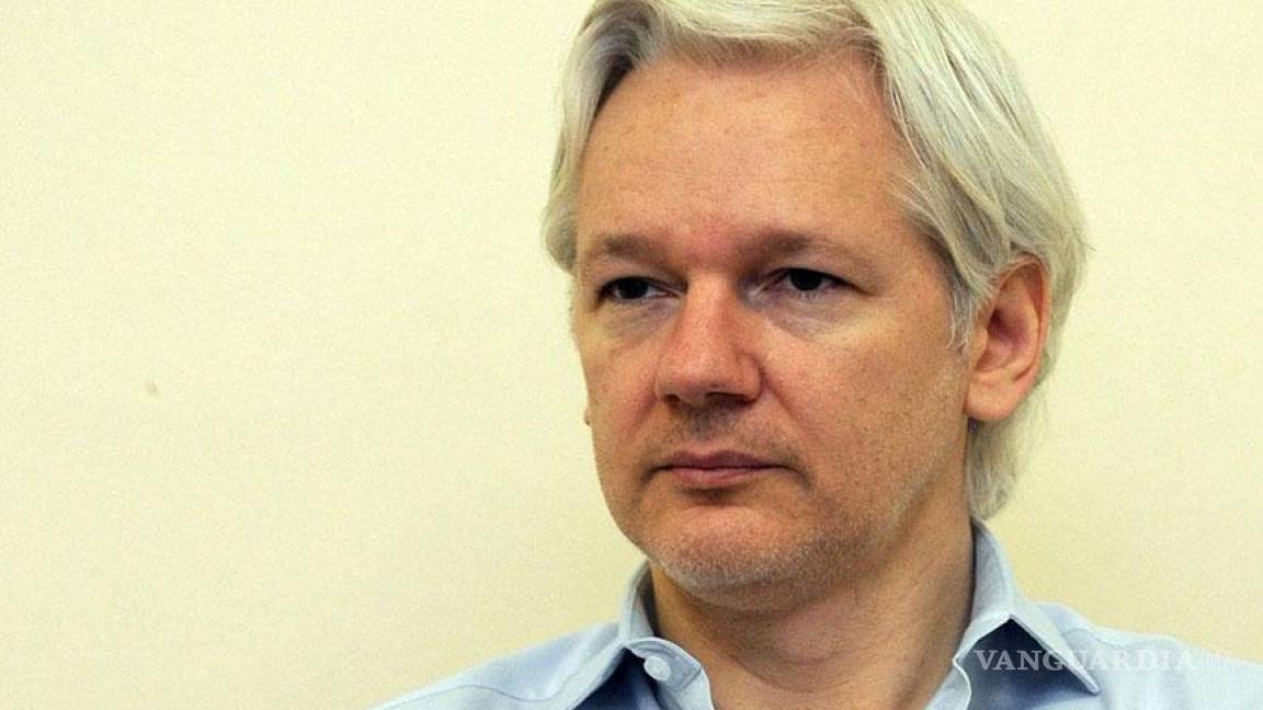 Suecia busca interrogar a Julian Assange por denuncias de delitos sexuales