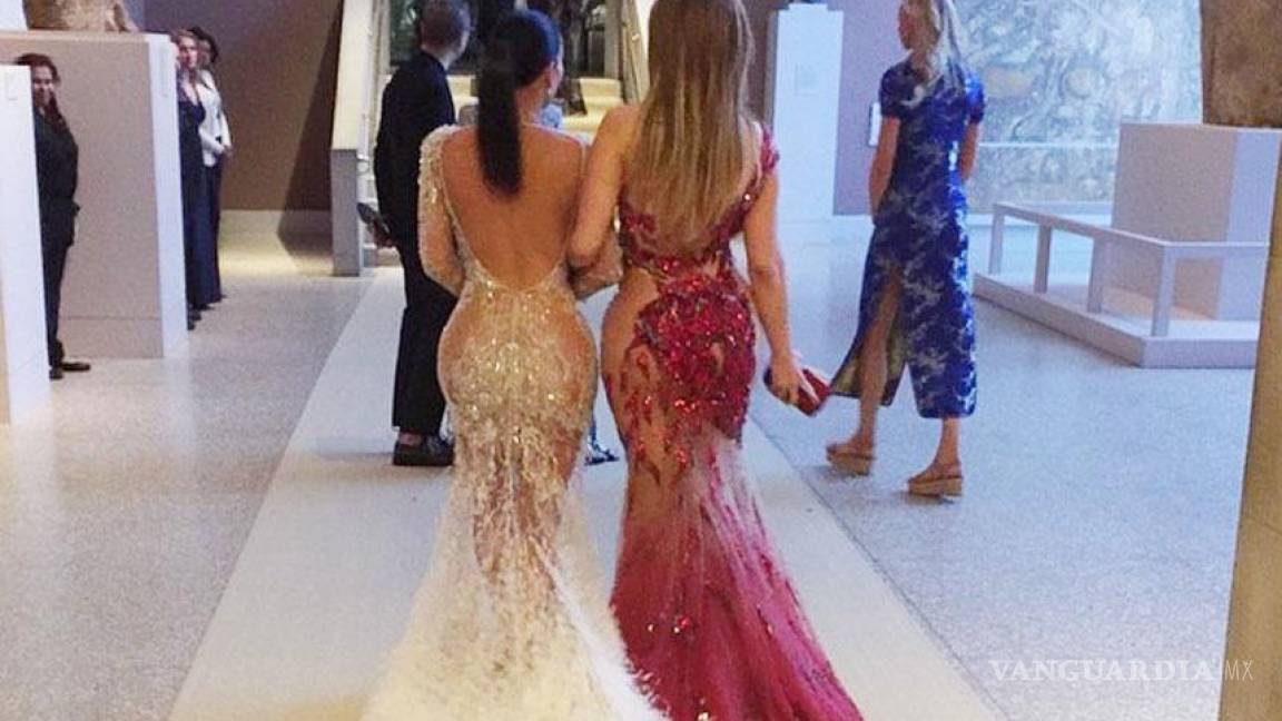 Los traseros de Kim Kardashian y Jennifer López en una sola foto