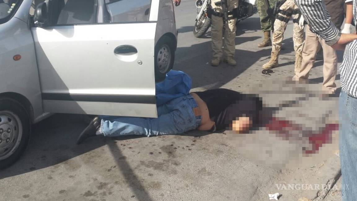 Ejecutan a taxista a bordo de auto en Torreón