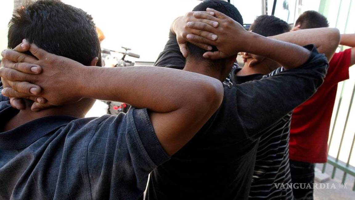 Suman más de 200 migrantes detenidos en Texas
