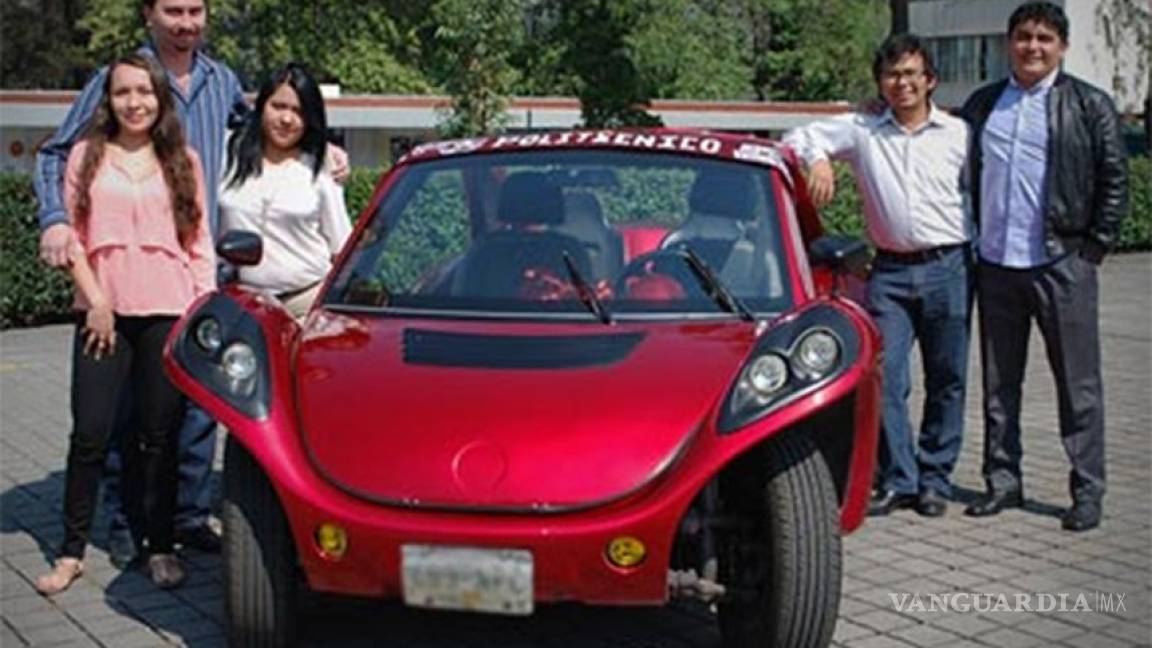 Estudiantes del IPN transforman vocho en auto eléctrico de bajo costo