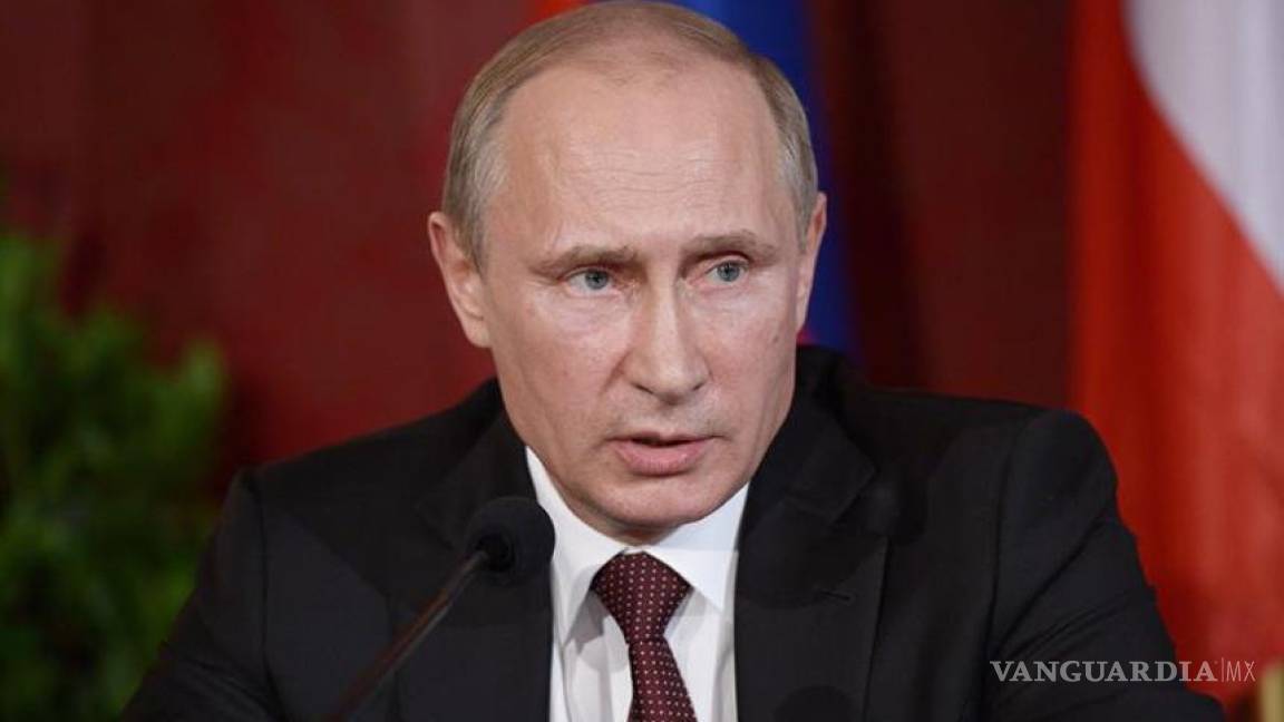 Putin admite que ayudó a ex presidente de Ucrania a huir