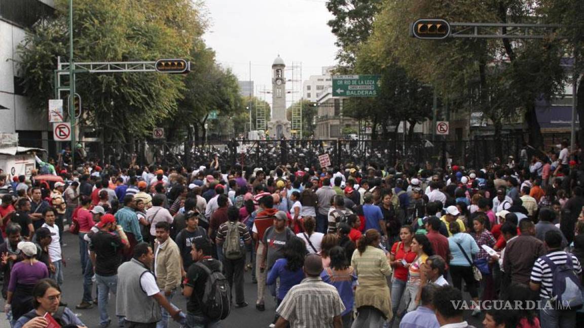 Alumnos de UNAM, UAM, IPN y UACM se unen a marcha de la CNTE