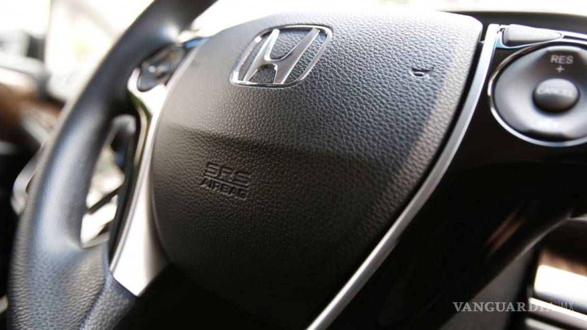 Honda revisará millones de coches por fallos en airbags hechos por Takata México