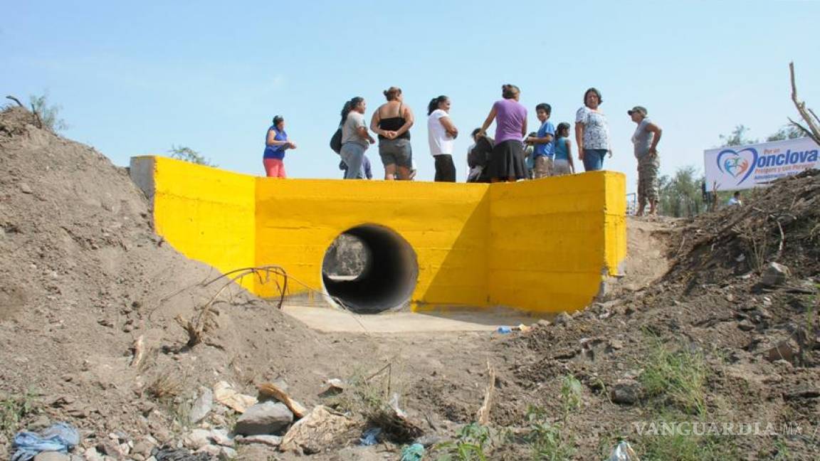 Reciben nuevo puente vehícular en colonia Curva de Juan Sánchez