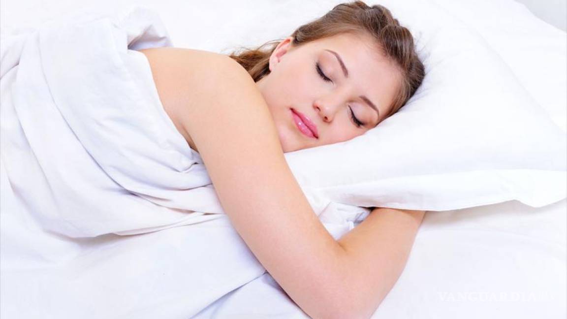 Las ventajas de dormir desnudos