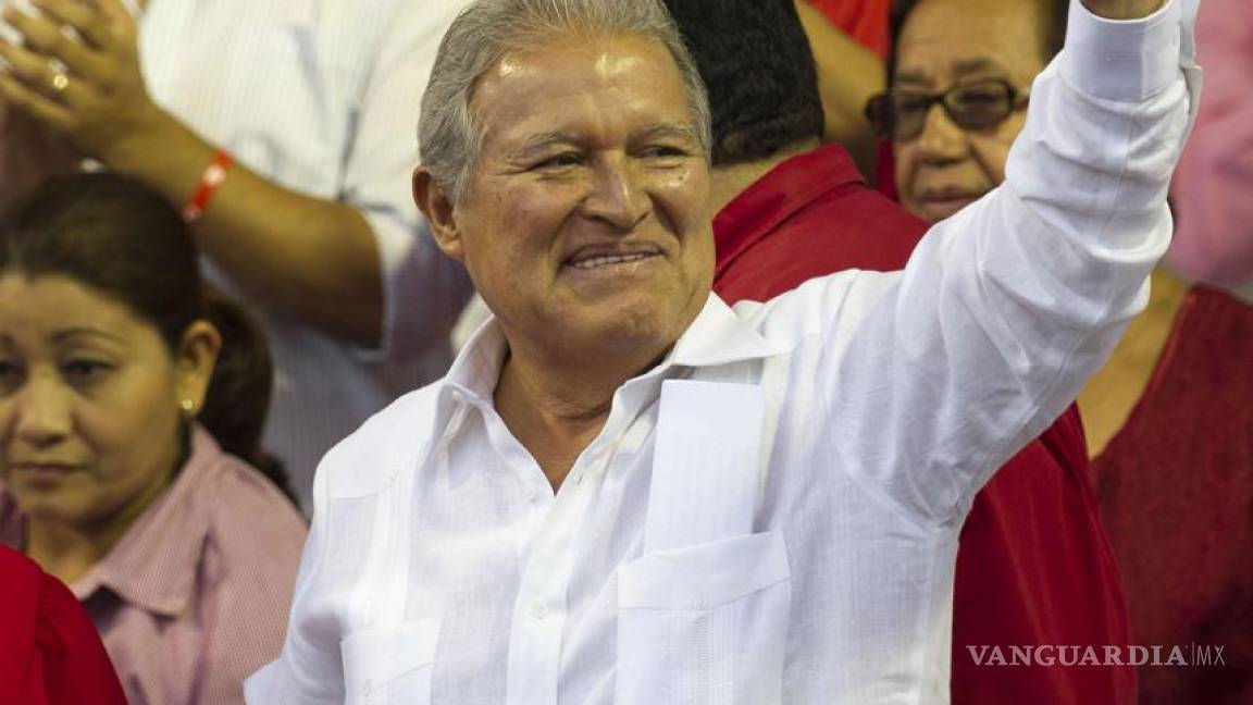 Sánchez Cerén promete combatir la violencia en El Salvador