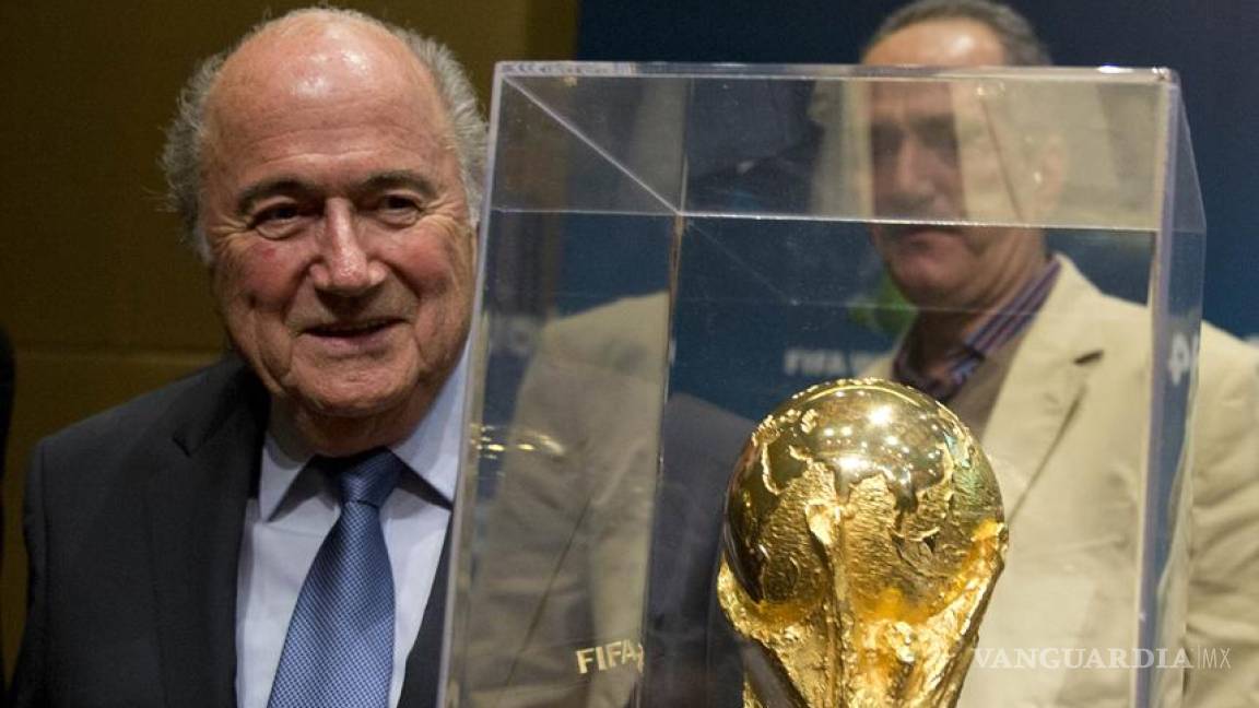 Blatter pide apoyo a aficionados