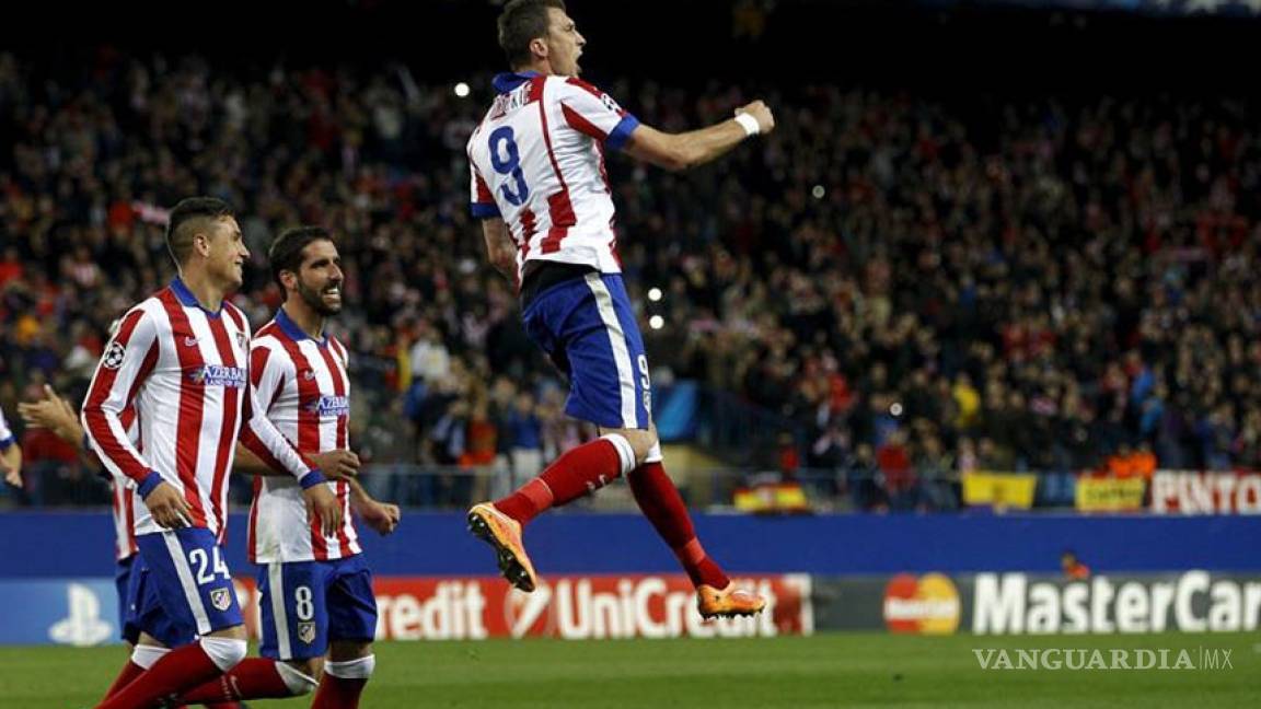 Un gran Atlético vuela a octavos con tres goles de Mandzukic