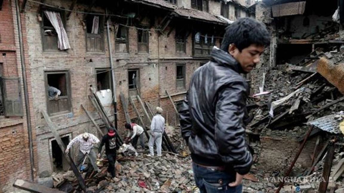 Seis brigadistas mexicanos apoyarán labores de rescate en Nepal