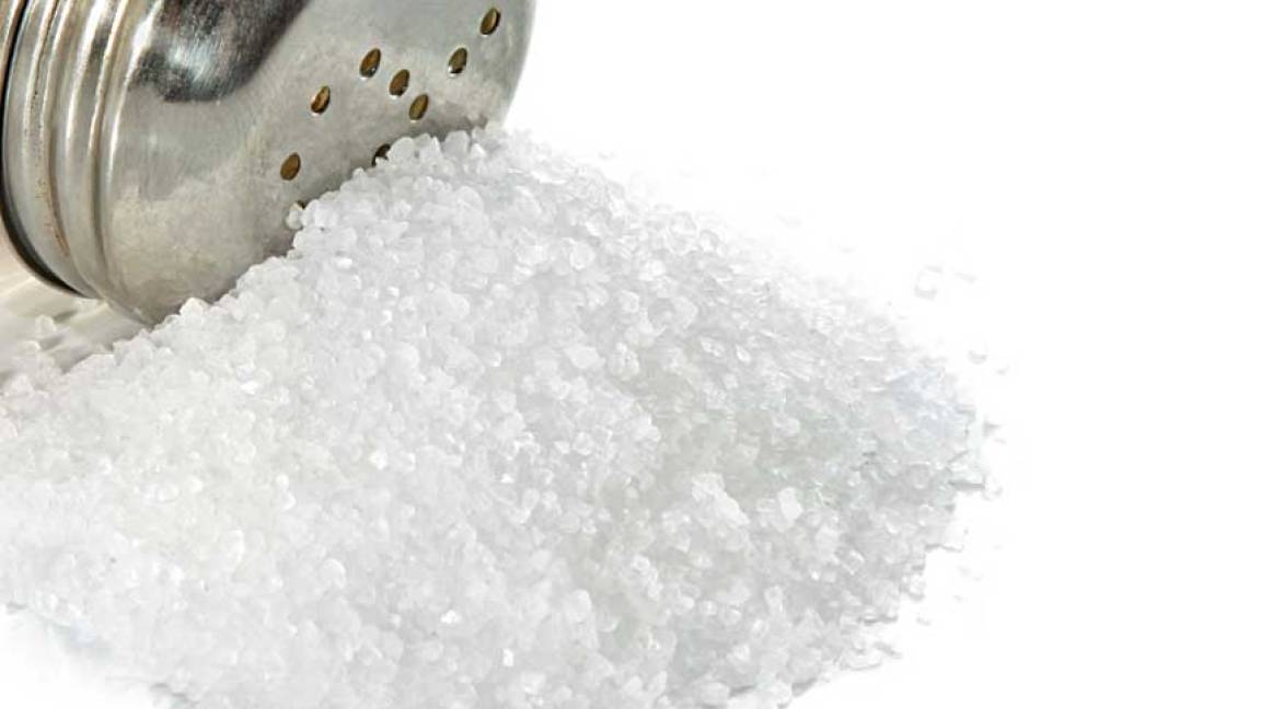 Mexicanos consumen el doble de sal