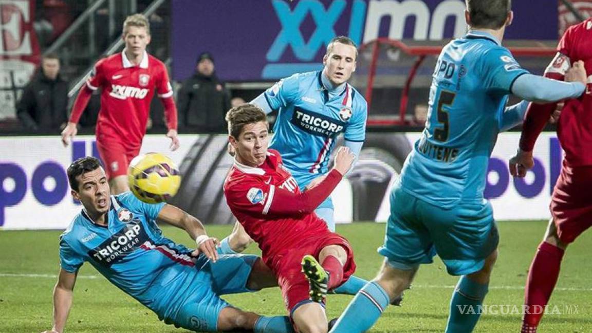 Twente gana en la Eredivisie; 'Tecatito' Corona dio pase a gol