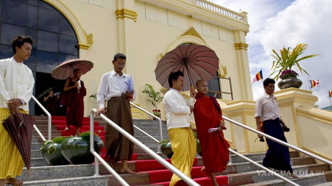 Lujo en los templos budistas de Tailandia