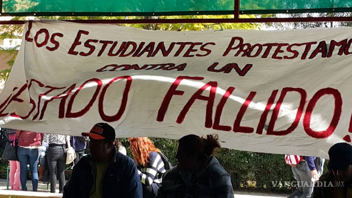 Normalistas de Ayotzinapa llegan a Torreón