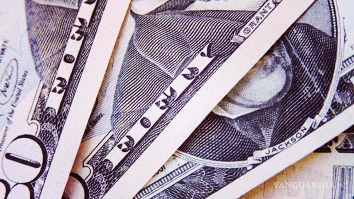 Dólar se deprecia un centavo, cierra en $15.54 en bancos