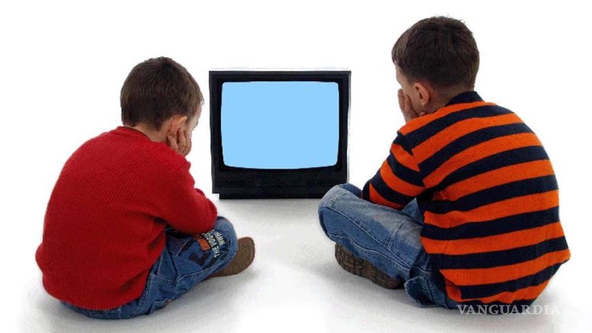 Tres o más horas de TV al día duplican riesgo de muerte prematura