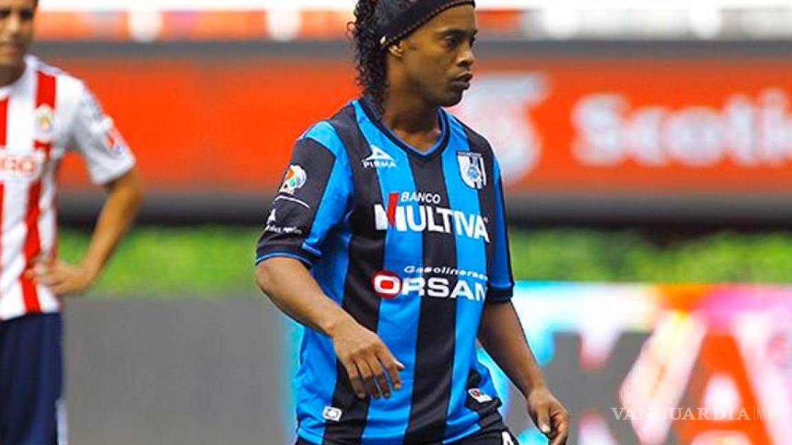 Ronaldinho es evidenciado en Brasil por ser poco profesional