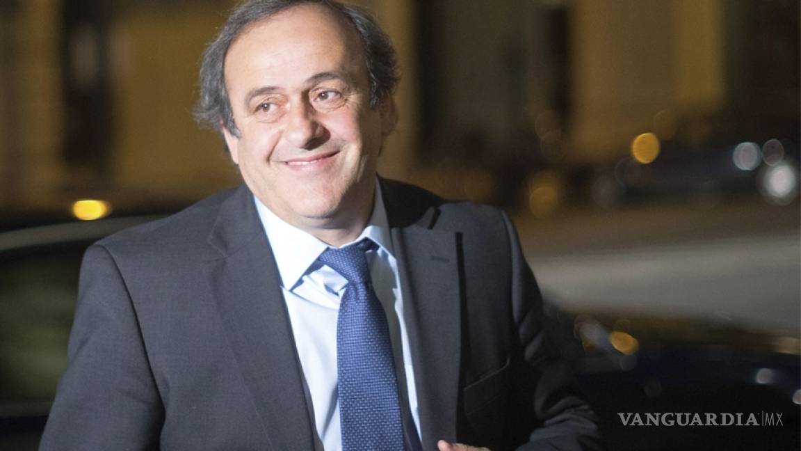 Platini se postula como presidente de la FIFA