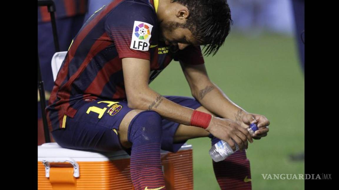 Neymar un mes fuera por lesión