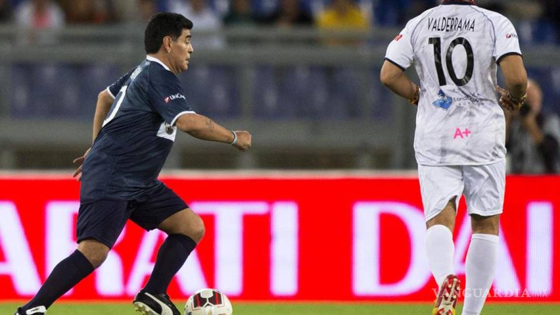 Maradona brilló en el partido por la paz jugado en Roma