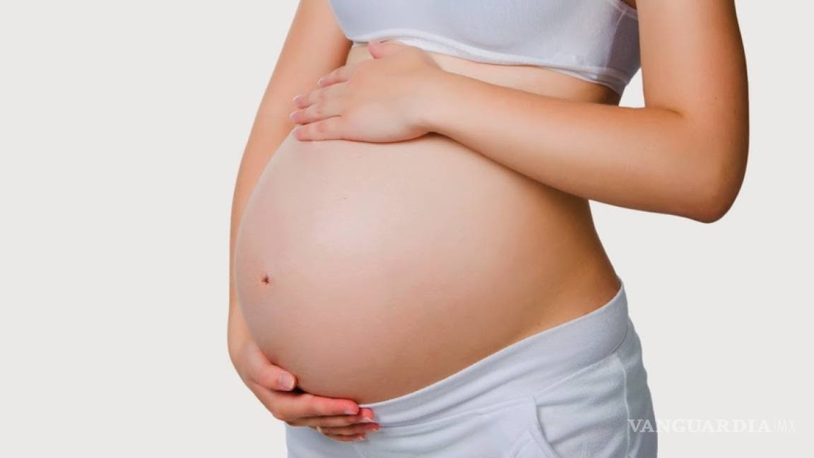 Fumar durante embarazo afecta ADN del feto