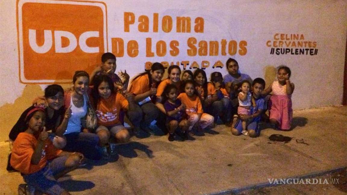 Paloma de los Santos recorre calles de Saltillo en segundo día de campaña