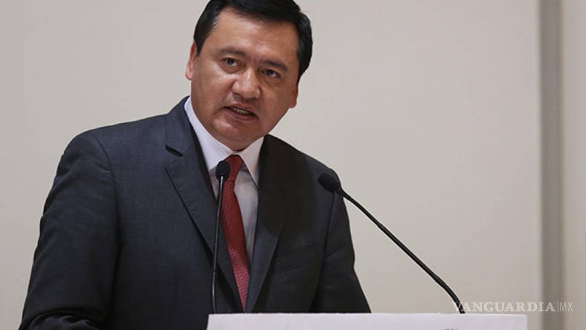 México no está en guerra contra el narcotráfico, responde Osorio Chong a Calderón