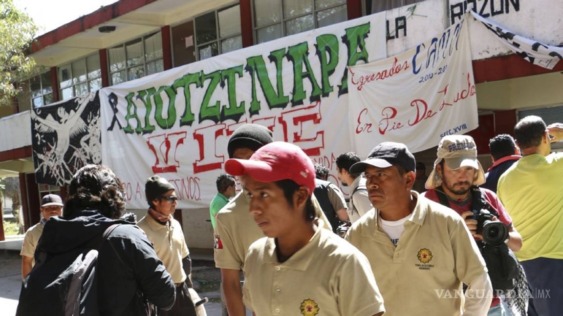 Laguneros se unen a marchas de Iguala