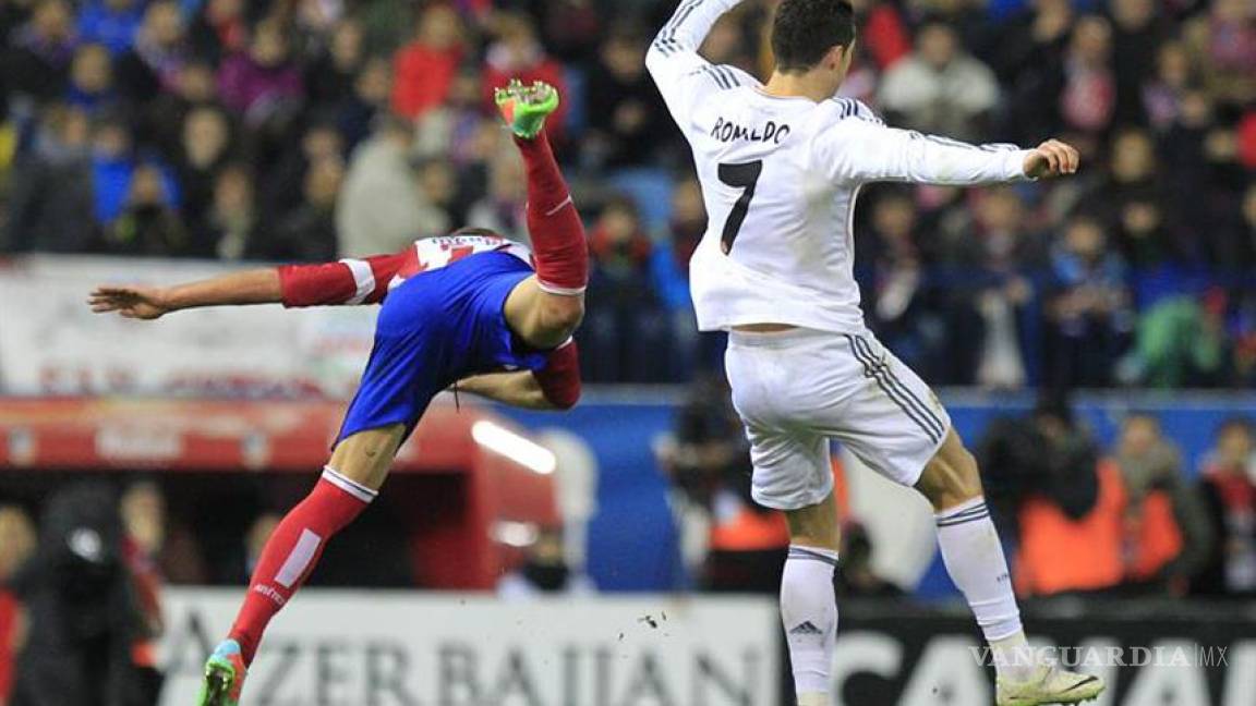 Jugador español sufre fractura de vertebra por caída