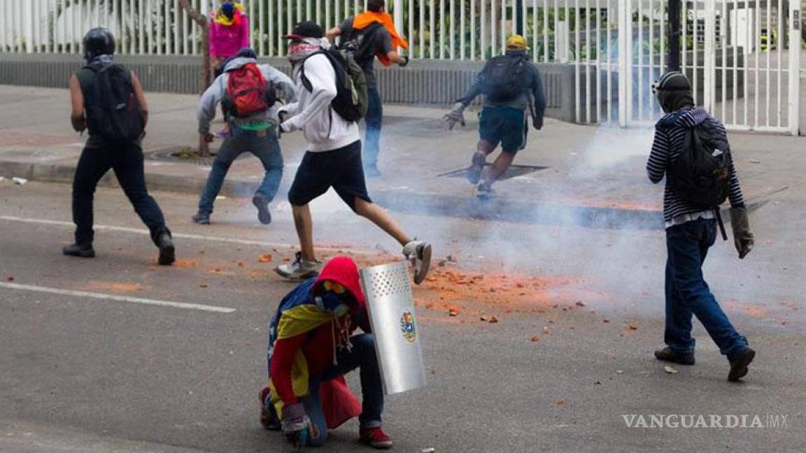 Estudiantes exigen condiciones para diálogo con Nicolás Maduro